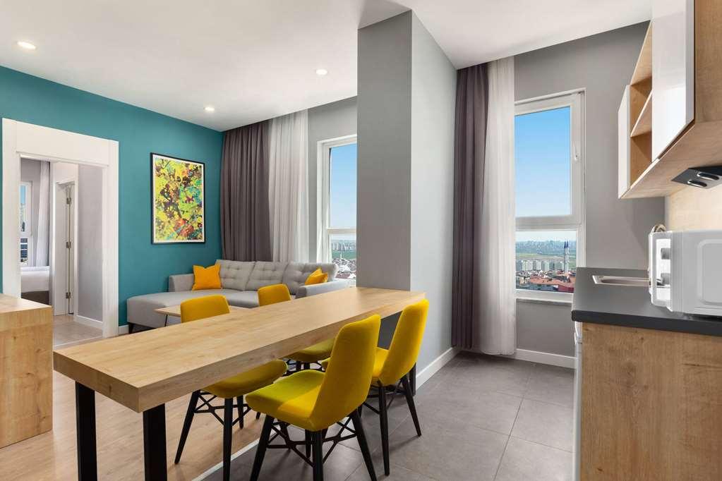 Days Inn & Suites By Wyndham Esenyurt Istanboel Kamer foto