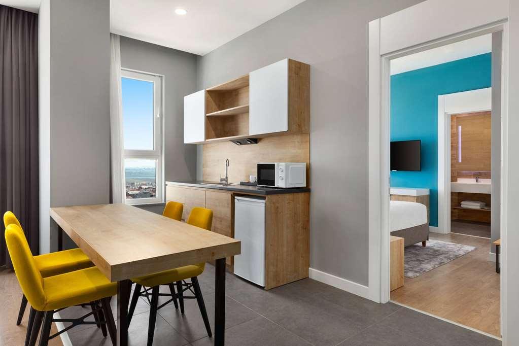 Days Inn & Suites By Wyndham Esenyurt Istanboel Kamer foto
