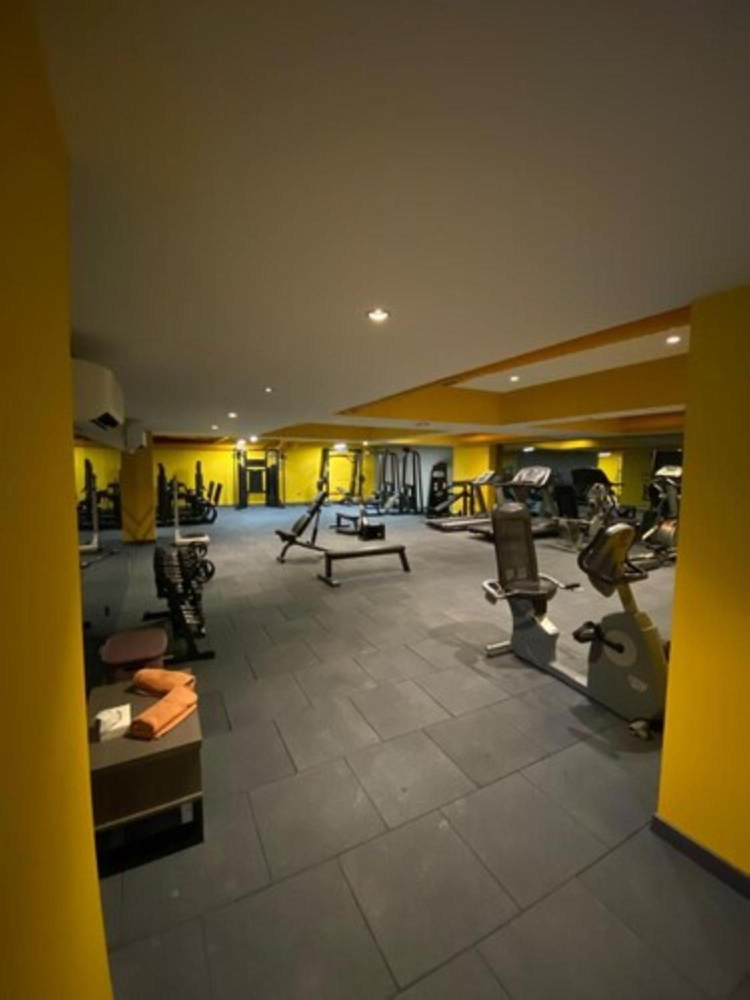 Days Inn & Suites By Wyndham Esenyurt Istanboel Buitenkant foto