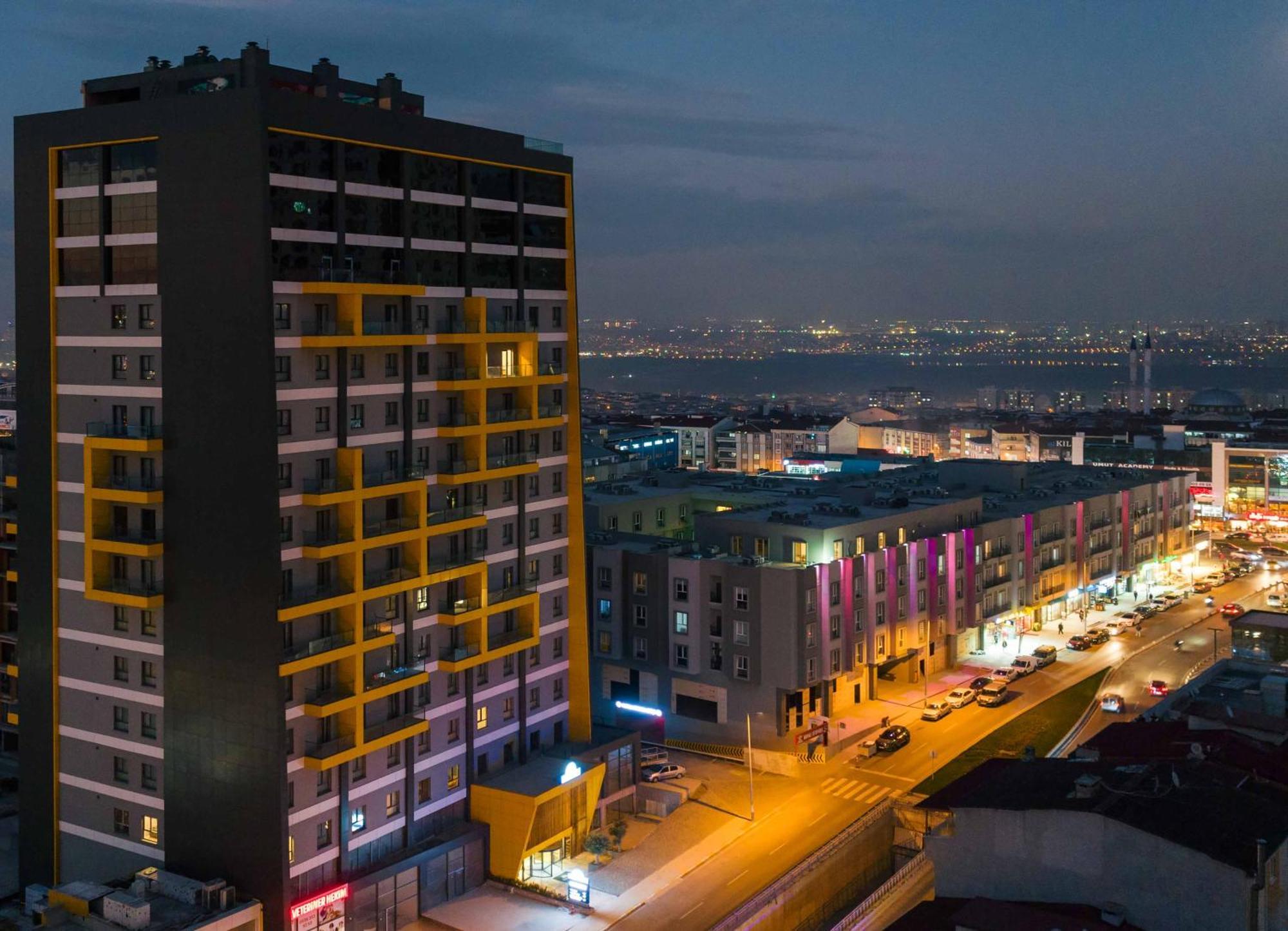 Days Inn & Suites By Wyndham Esenyurt Istanboel Buitenkant foto