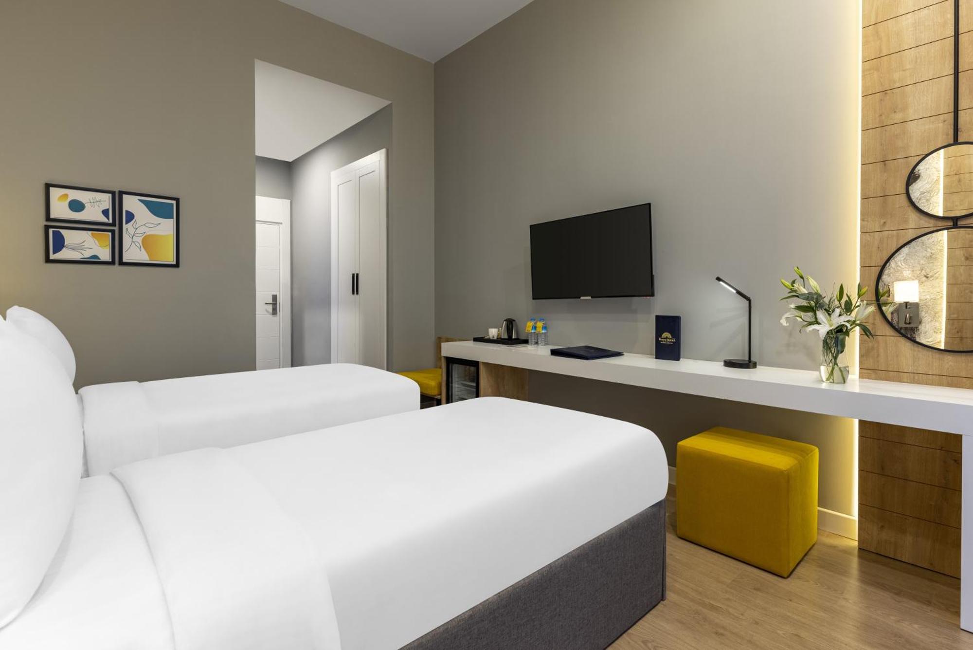 Days Inn & Suites By Wyndham Esenyurt Istanboel Buitenkant foto